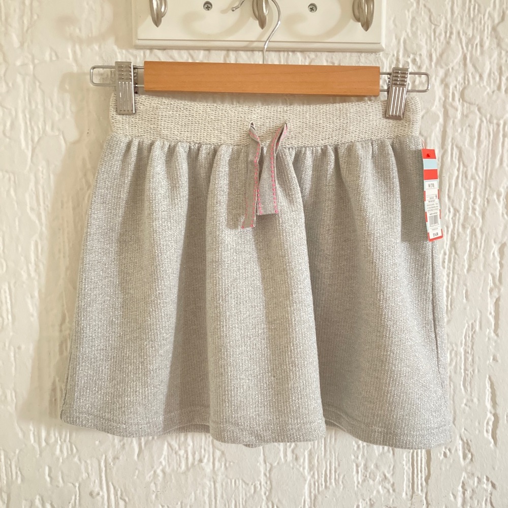 Cat & Jack Shimmery Gray Mini Skirt Girl’s Size Medium